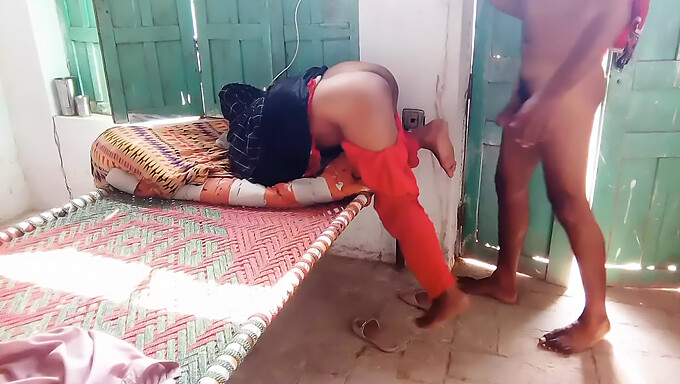 Un Garçon Musulman Se Fait Remplir De Chatte Et De Sexe Anal Dans Une Vidéo Virale