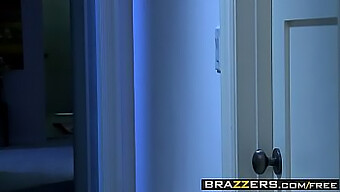 ללה סטאר וג'וני סינס במפגש חם ברשת של Brazzers