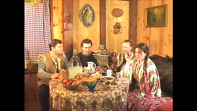 1998 Yılında Vintage Bir Rus Yetişkin Filmi, Fantastik Bir Hikaye Sunuyor.