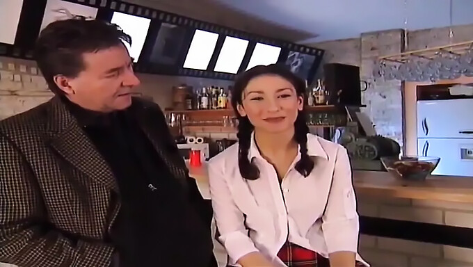 Sibel Kekilli'Nin Dar Amcığıyla Eski Alman Sert Sikişi